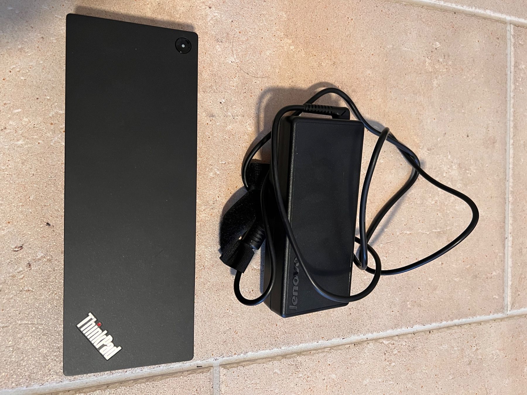 Lenovo Dockingstation: Lenovo ThinkPad Thunderbolt 3 Dockingstation – Neu (gemäss Beschreibung) aus Maur von luluki2407 2