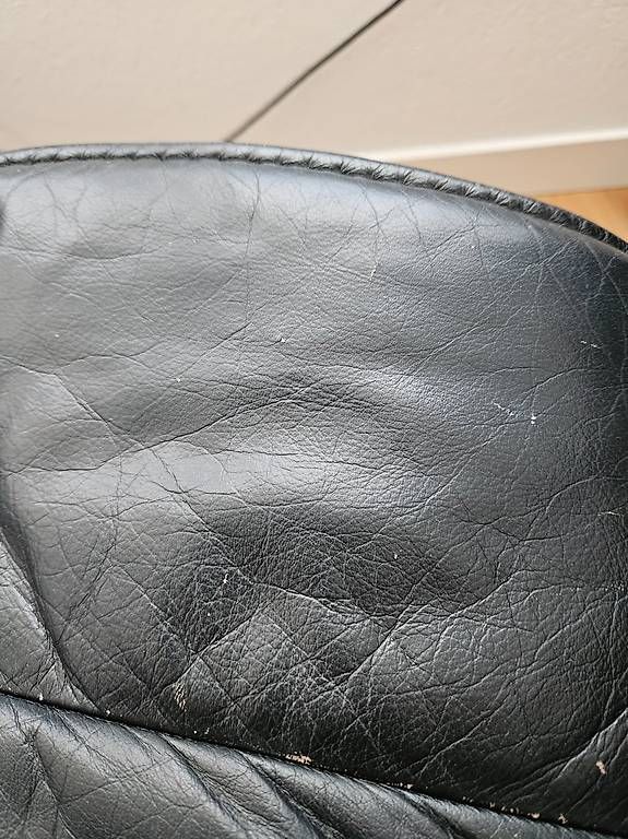 Poltrone: Schwarzer Leder-Relaxsessel mit Hocker  bequem – Usato da mühlau venduto da MoonCrypto 2