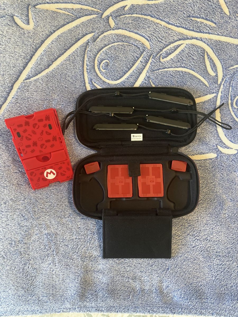 Nintendo Custodie protettive: NINTENDO SWITCH Zubehör Mario Odyssey Case Set – Usato da Zürich venduto da nadin.nadin2 1