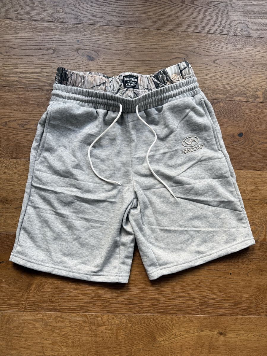 Pantaloni: Shorts, Gr. M, Grau, Neuwertig – Nuovo e nell'imballaggio originale da Zufikon venduto da nic_wsy7