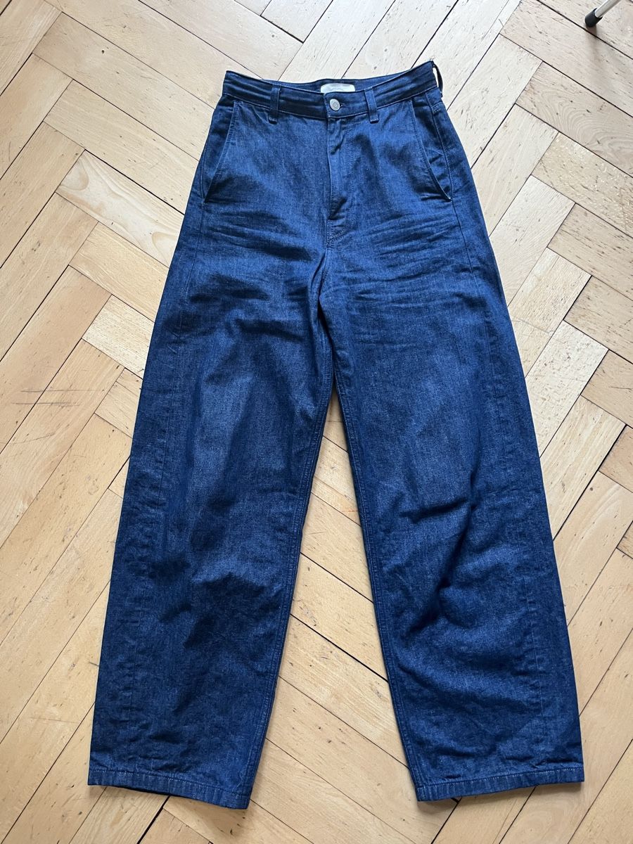 Cos Jeans: Neue Jeans von COS, Grösse 32 – Nuovo (secondo la descrizione) da Bern venduto da Emilusipi