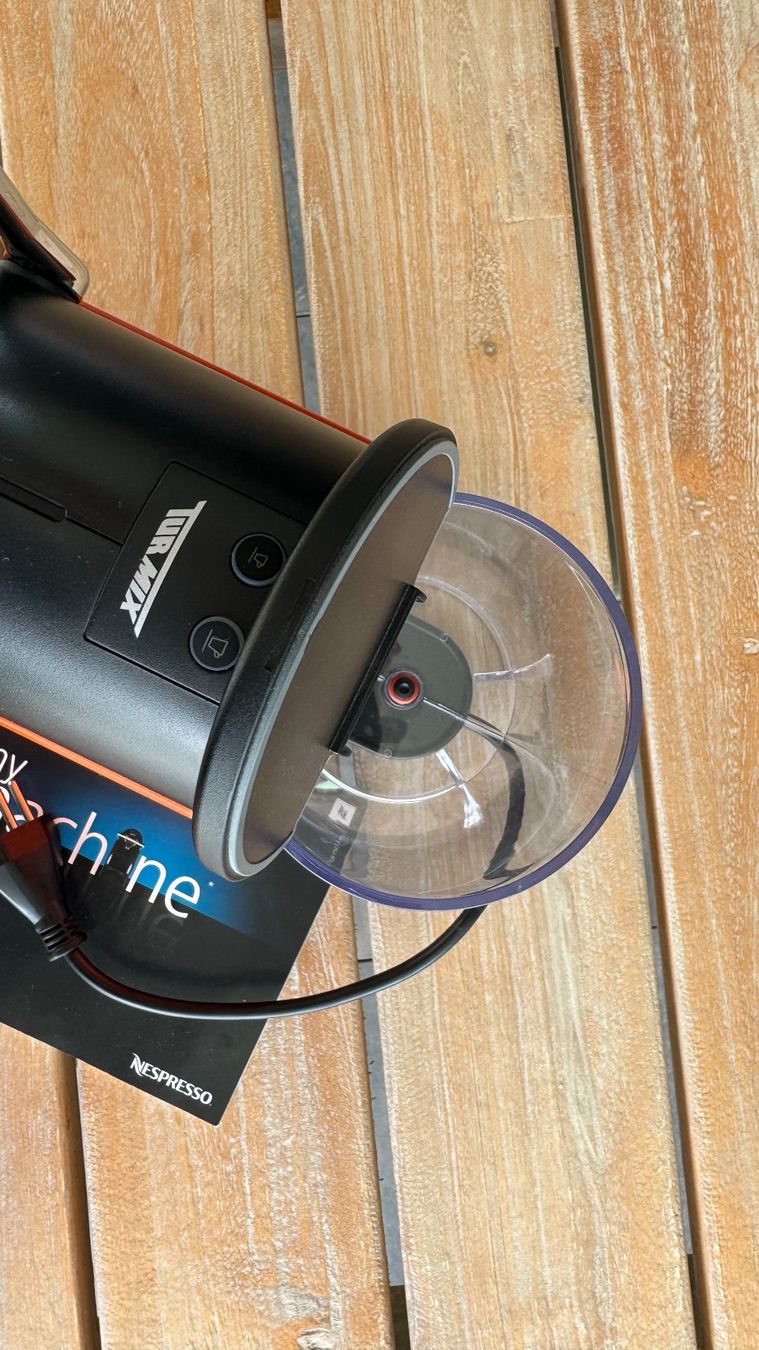 Turmix Macchine per caffè & Macchine per espresso: Turmix Nespresso Pixie rot (aber eher orange) – Usato da Kyburg-Buchegg venduto da ChuckCanuck 3