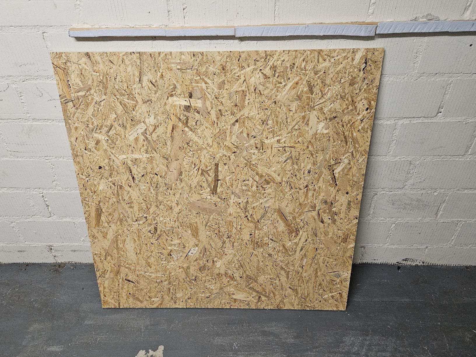 Plateaux: OSB Platte Holzwerkstoffplatte 1x1m – Neuf (Voir description) à Jonen par Airspeed