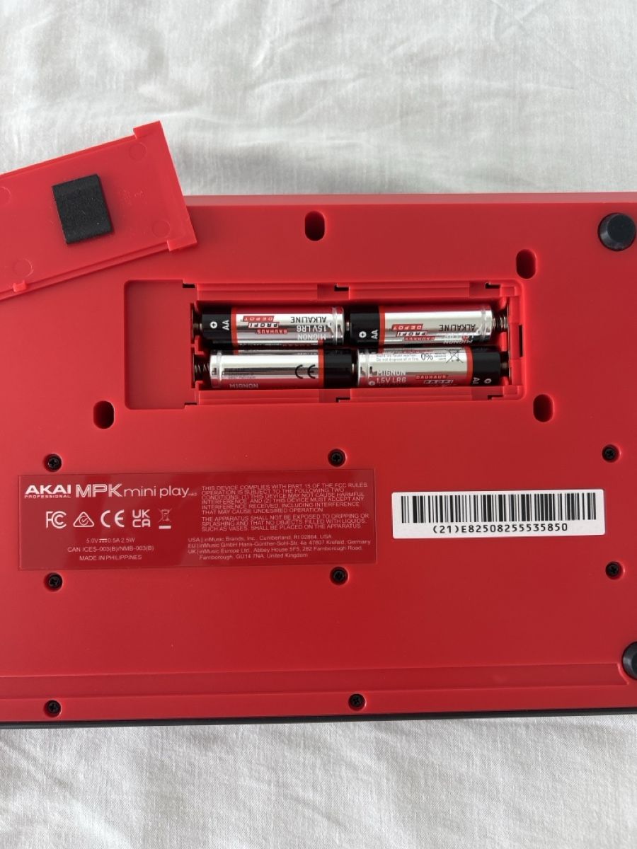Akai Strumenti musicali: AKAI MPK Mini Play MIDI Keyboard good condition – Usato da Dietikon venduto da mathemathis 6