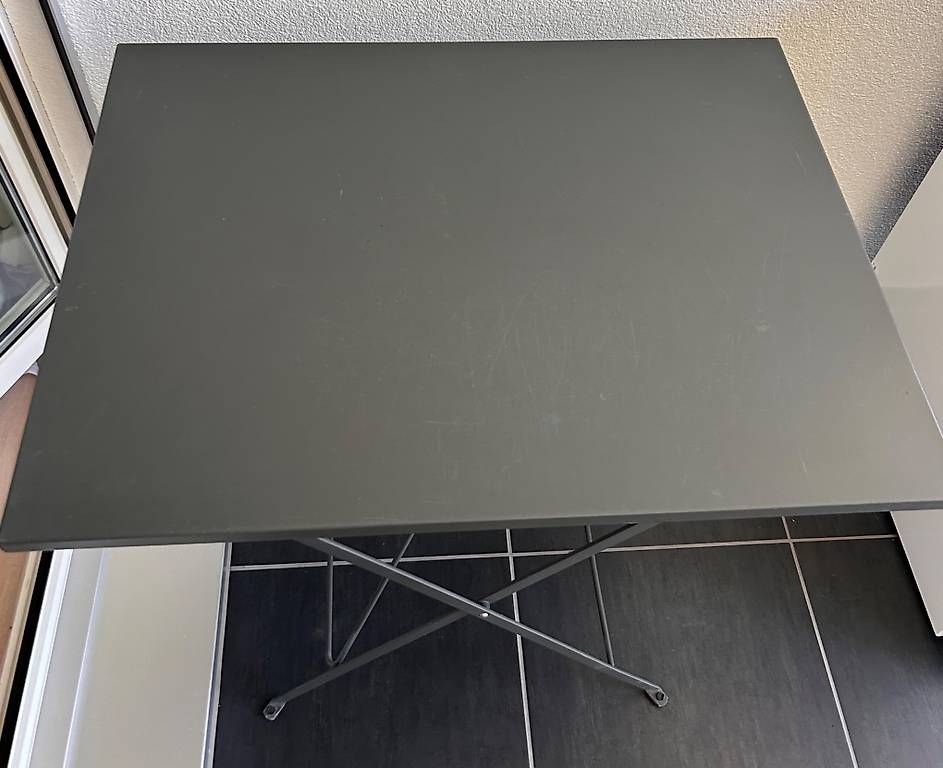Tables: Gartentisch klappbar – D'occasion à Aarau par sibyllegraber 1