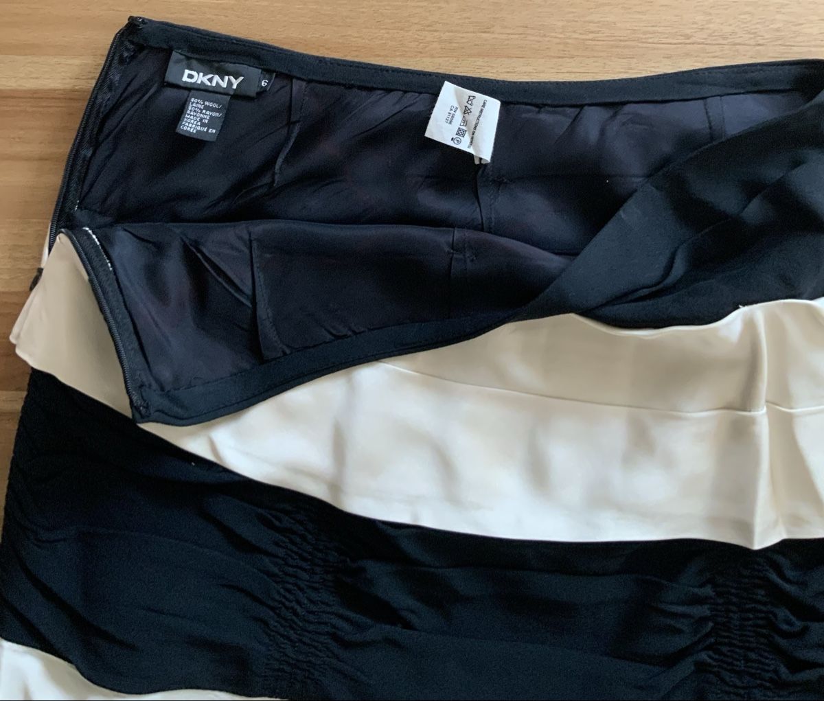 DKNY Gonne: DKNY Rock Gr. 34/36, schwarz-ecru elegant – Usato da Meilen venduto da mohnblume 2