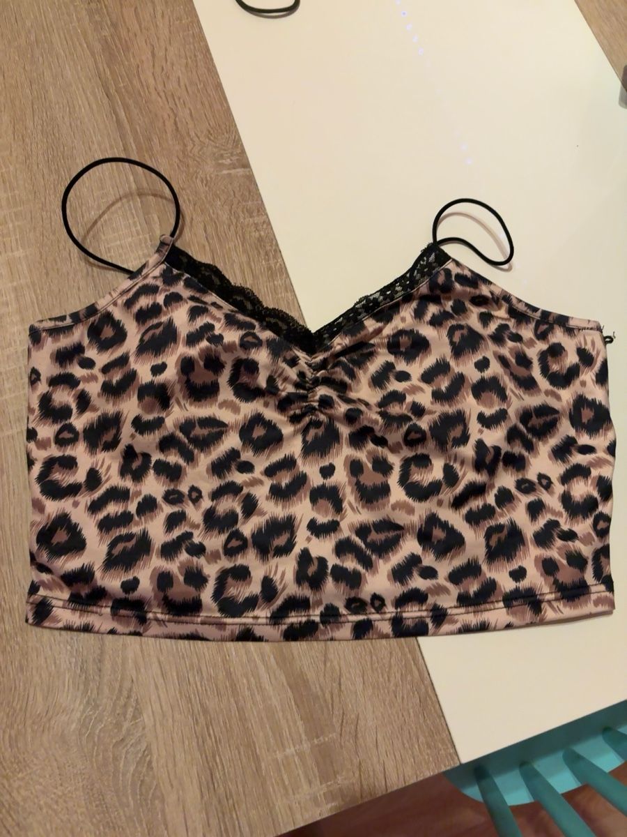 Lotti di vestiti: Oberteil bekleidung M/XXL – Usato da St. Gallen venduto da ani_782p 1
