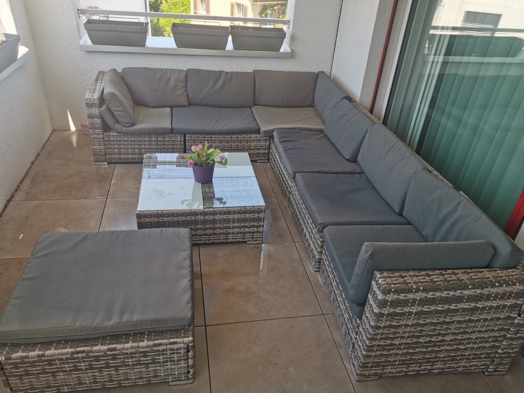 Set di tavolo e panche: Garten Sitzgruppe Polyrattan grau mit Glashaustisch und H... – Usato da Niederglatt ZH venduto da Dario110 4