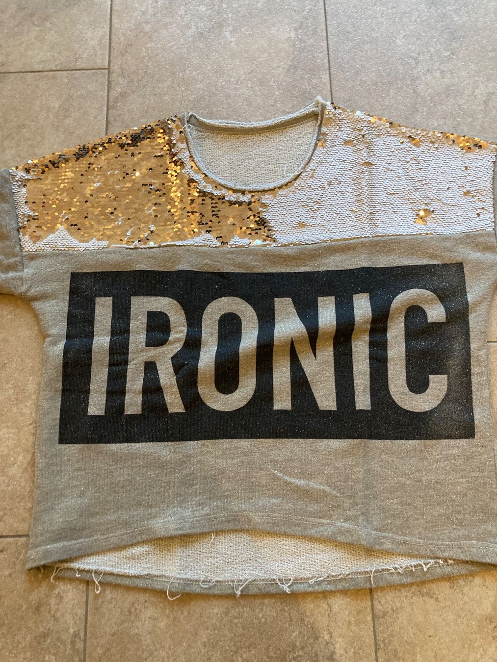 T-Shirts: Cooles "Ironic" Glitzer-Shirt, ca. Gr. M, – Gebraucht aus Gelterkinden von froggy80 1