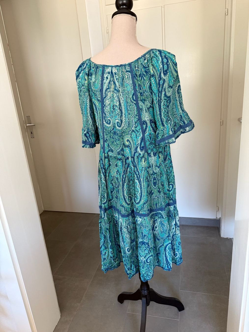 Nile Robes: Nile - robe - M – D'occasion à Sion par accroshoes 2