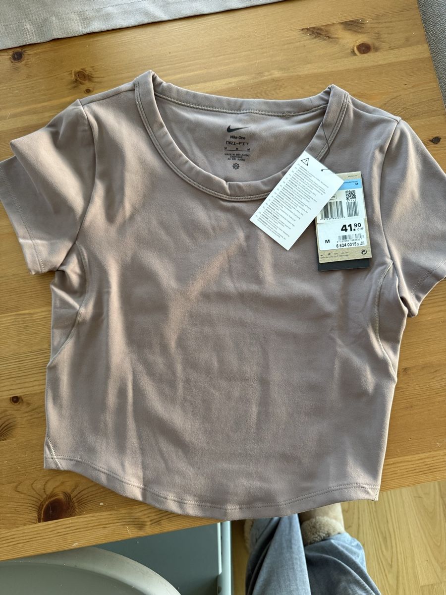 Nike Top: Nike performance top - new – Nuovo e nell'imballaggio originale da Zürich venduto da sas_5f2h