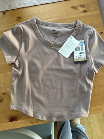 Nike performance top - new