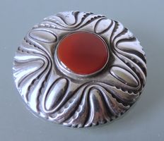 Silber 800 Brosche mit Karneol 50 mm