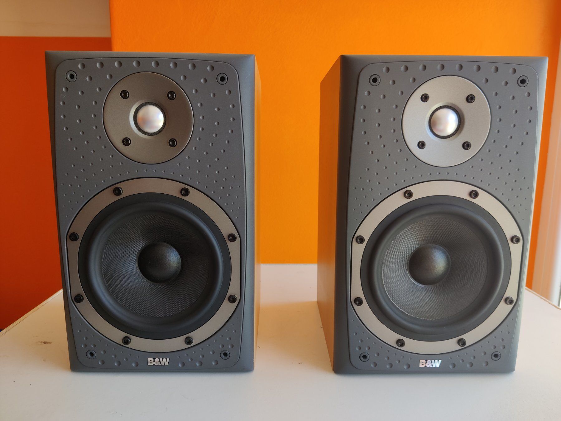 Bowers & Wilkins Casse acustiche: Bowers & Wilkins DM303 Lautsprecher mit Schutzgittern – Usato da Novazzano venduto da cri_kd9t 1