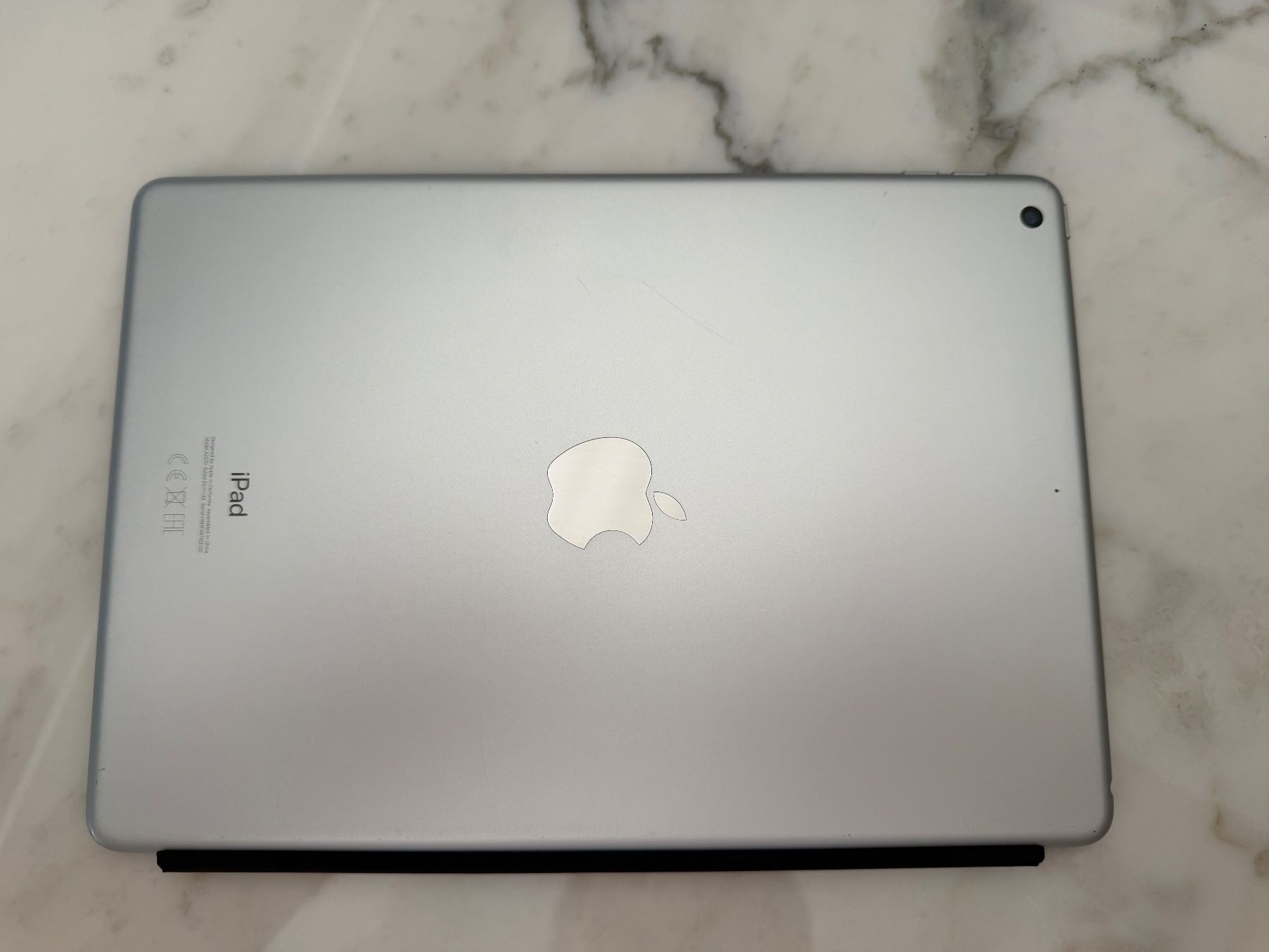 Apple Tablettes PC: Ipad 8th Gen – D'occasion à Schaan par RFrick 3