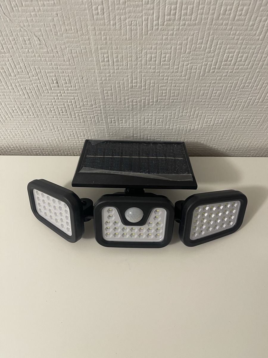 Solargeräte und Solarprodukte: Solar Wandleuchte mit Bewegungsmelder, split Design – Neu und originalverpackt aus Grosswangen von ASH1995 2