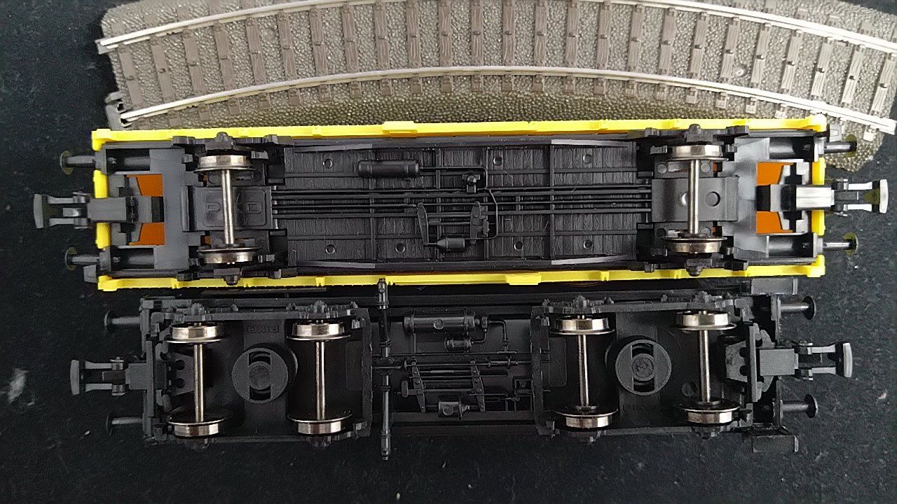 Piko Modelleisenbahnen: 2 PIKO Sondergüterwagen – Gebraucht aus Uster von Regenwurm61 7
