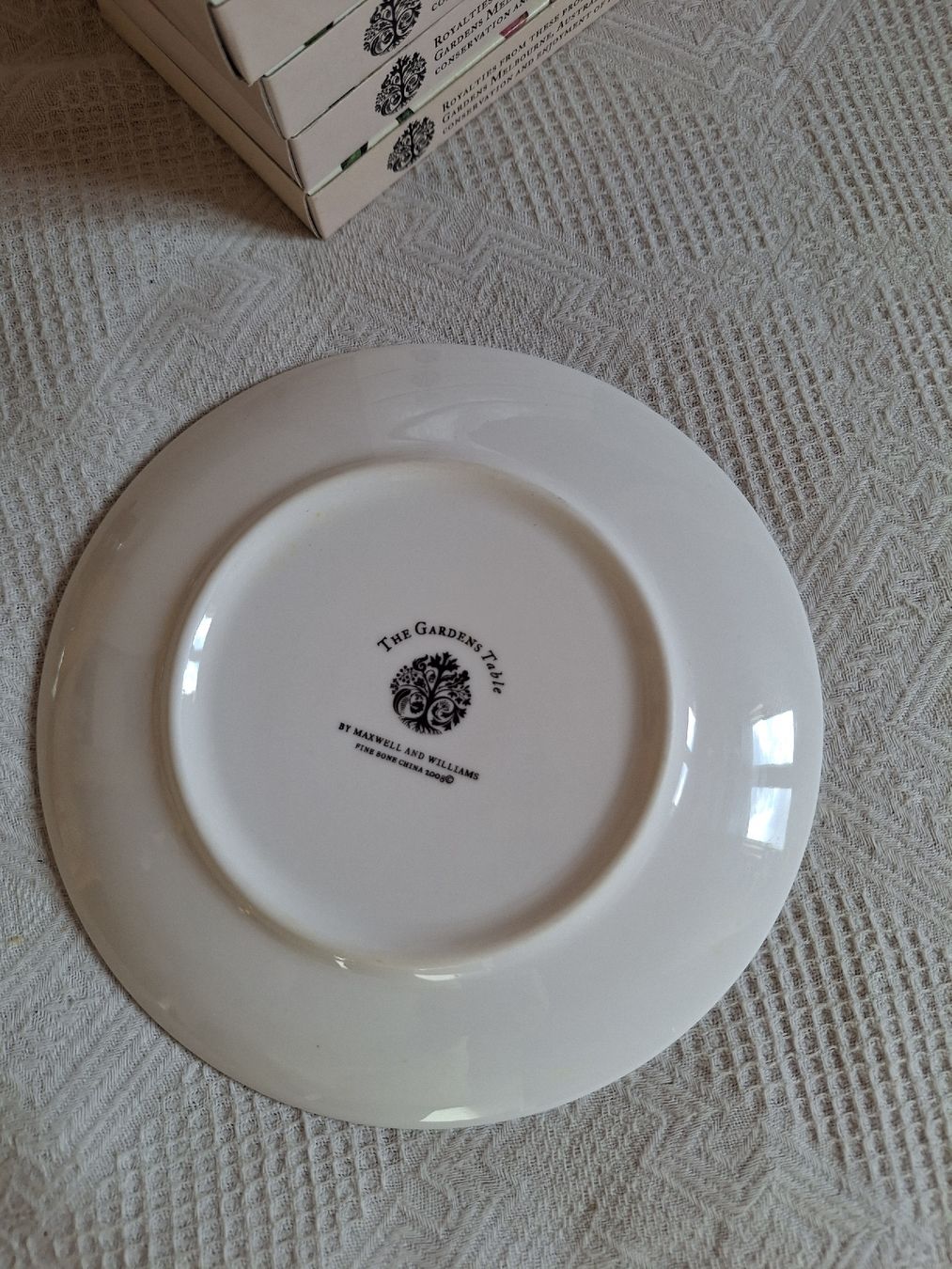 Maxwell & Williams Set di piatti: Dessertteller, 4er-Set mit Blumenmotiv – Nuovo (secondo la descrizione) da Zürich venduto da wildflower26 2