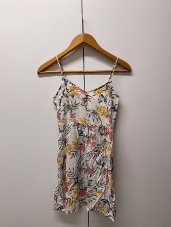 Sommerlicher Blumen-Kleid, Grösse S - Neuwertig!