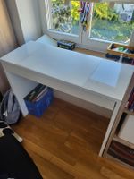 Zu verkaufen: IKEA Schreibtisch in Weiss Hochglanz 