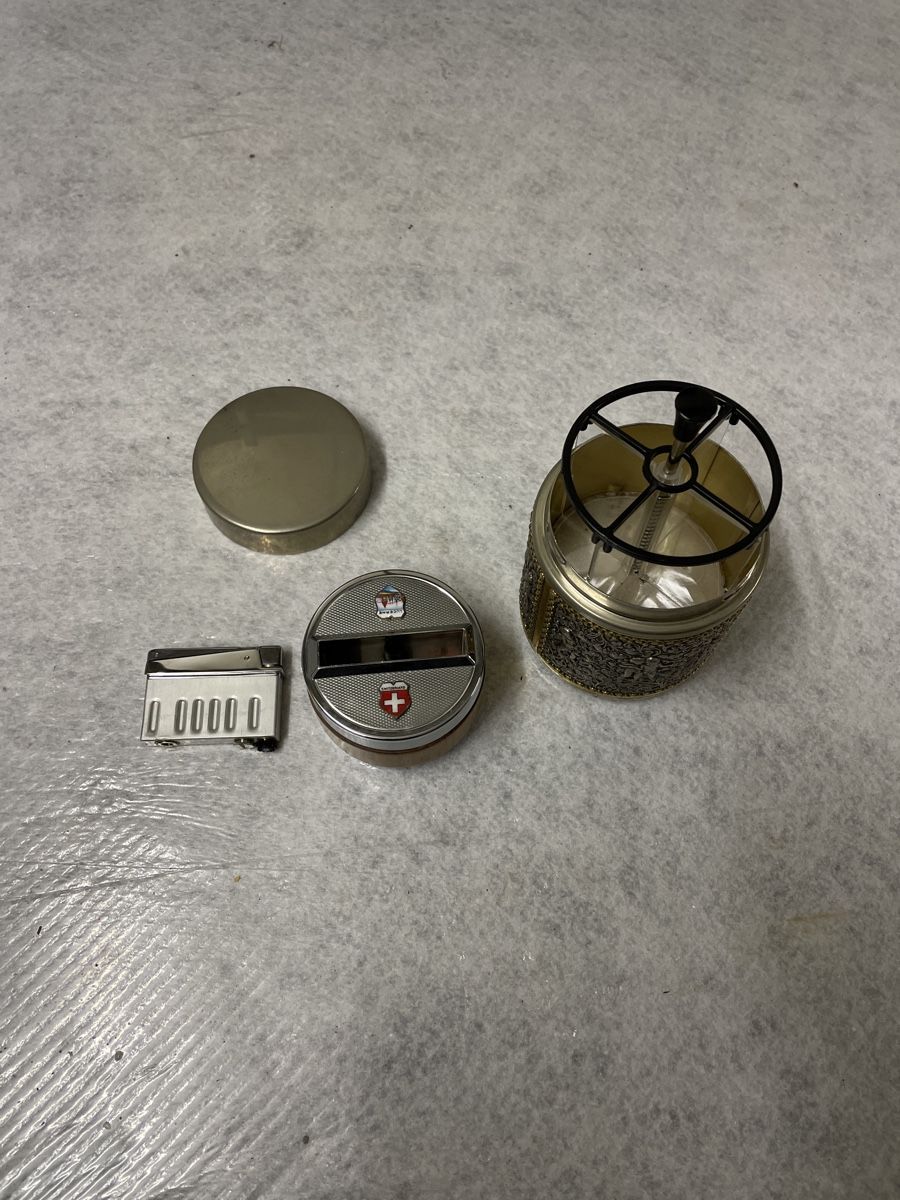 Accendini: Vintage Feuerzeug Set mit Zigaretten Dose – Nuovo (secondo la descrizione) da Dagmersellen venduto da INEICHEN-MULTIMEDIA 1