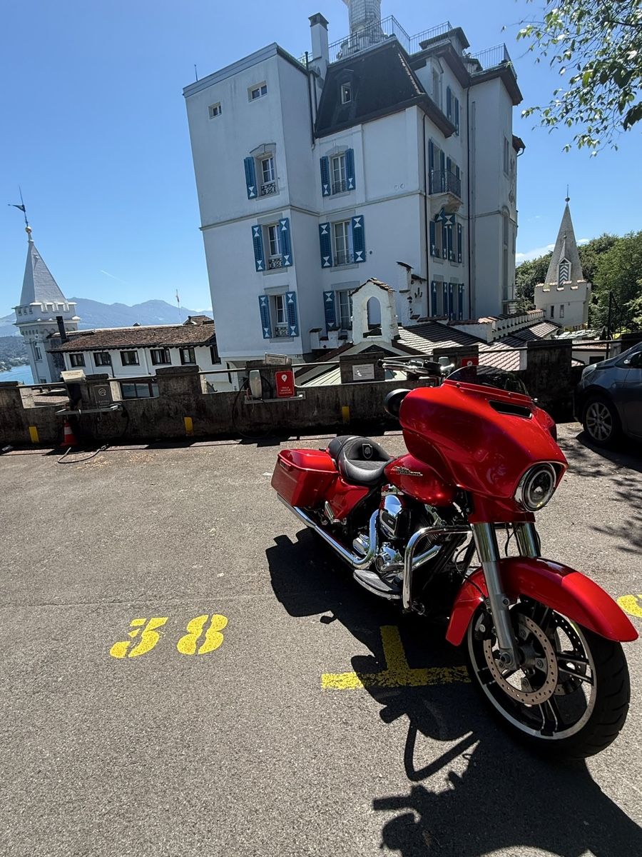 Harley-Davidson Touring: Harley Davidson street glide special – Usato da Kriens venduto da Hugo-6010 1