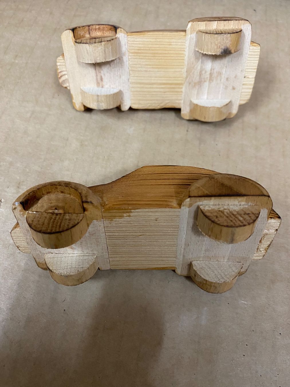 Modellautos: Holz Modell Autos defekt – Gebraucht aus Eschlikon TG von ArtRec 4