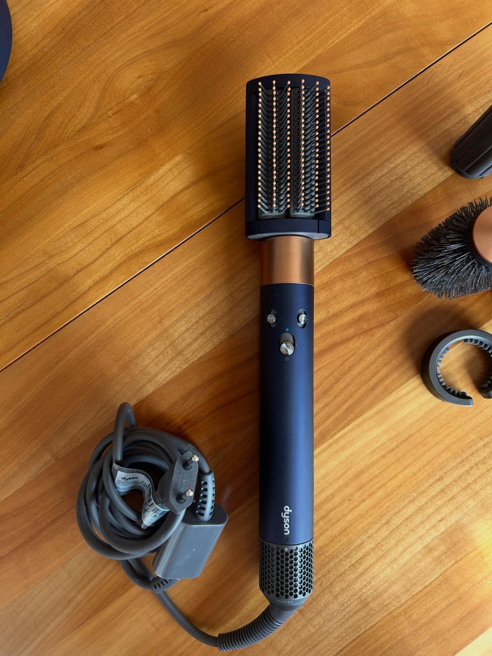Dyson Sèche-cheveux: Dyson Airwrap Complete Long – D'occasion à Zürich par tin_hbq2 1