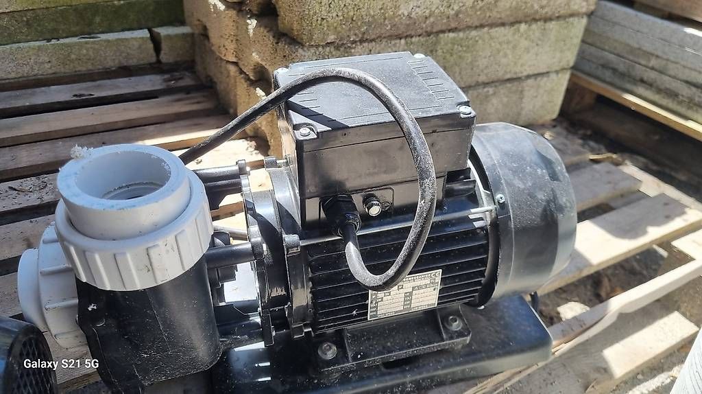 Moteurs: Moteur de l'eau – D'occasion à Corsier-sur-Vevey par hel_lvr5