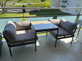 Hochwertige Terrassengarnitur mit Tisch
