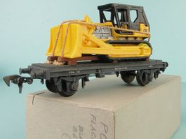 Pocher H0 Flachwagen mit Bulldoger, DC