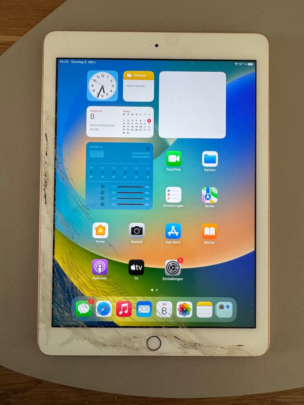 Apple Tablet PC: iPad 6 Generation – Defekt aus Adliswil von Busys