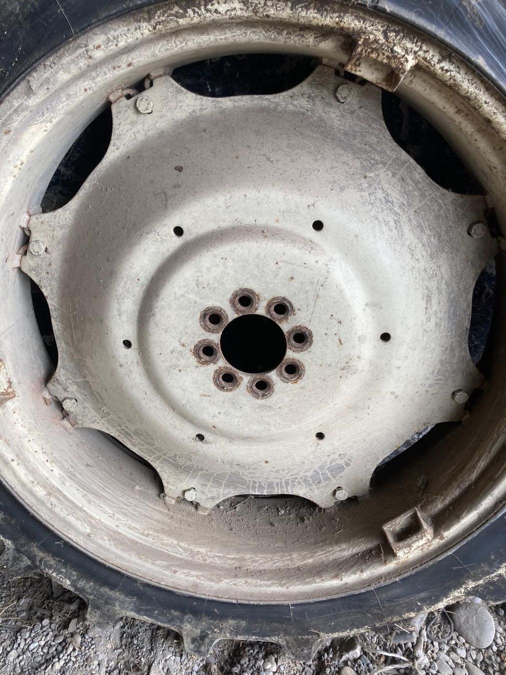 Hürlimann Pneus & Kompletträder: Räder Hürlimann 11.2-36 – Gebraucht aus Ried b. Kerzers von Renner011 1