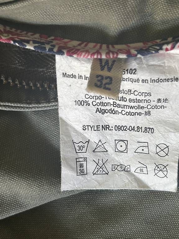 Pantaloni: Männer Shorts Gr. W32 – Usato da Zürich venduto da elg_rqw7 2