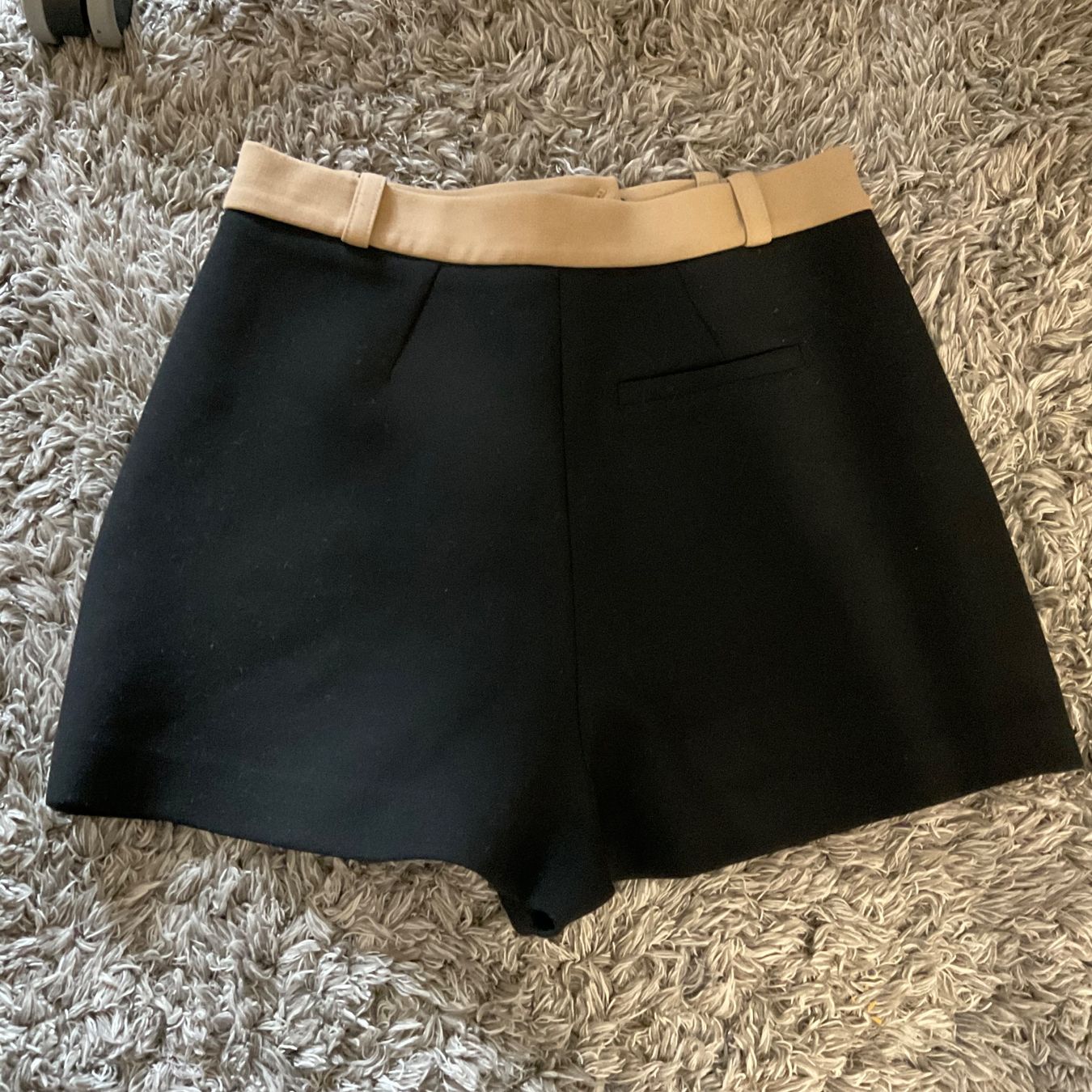 Maje Hosen: MAJE Short pants 36 Sandro Hose – Gebraucht aus Kriens von bonobo40 1