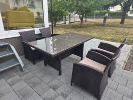 Gartentisch mit 4 Stühlen Rattanimitation braun Glasplatte