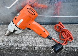 klassische Black & Decker DNJ 72 Bohrmaschine