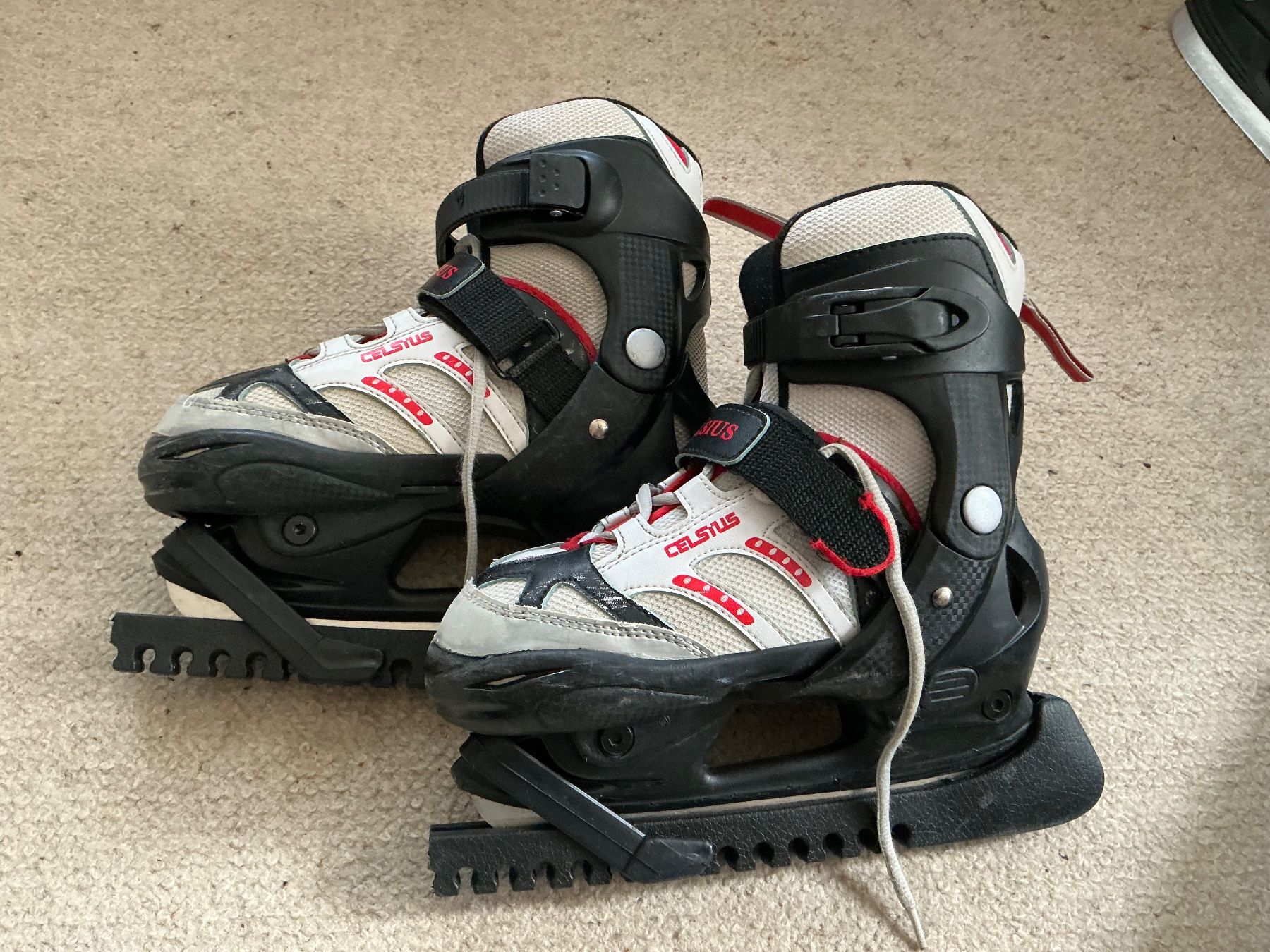 Schlittschuhe: Eislaufschuhe Celsius ,weiss schwarz ,gebraucht – Gebraucht aus Jona von Jancy60 1