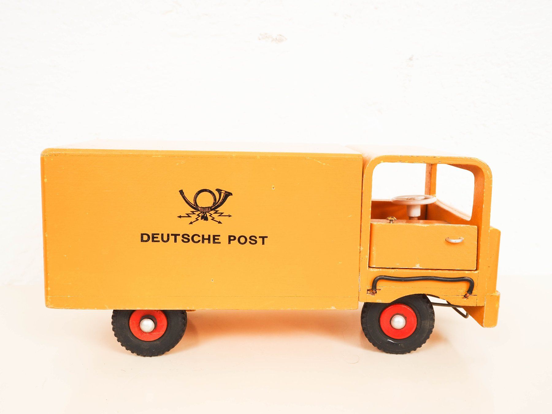 Jouets: DDR Postwagen Holz – D'occasion à Horgen par wohnform60 4