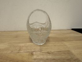 Dekorative Glasschale mit Henkel, geschliffen, Zustand gut