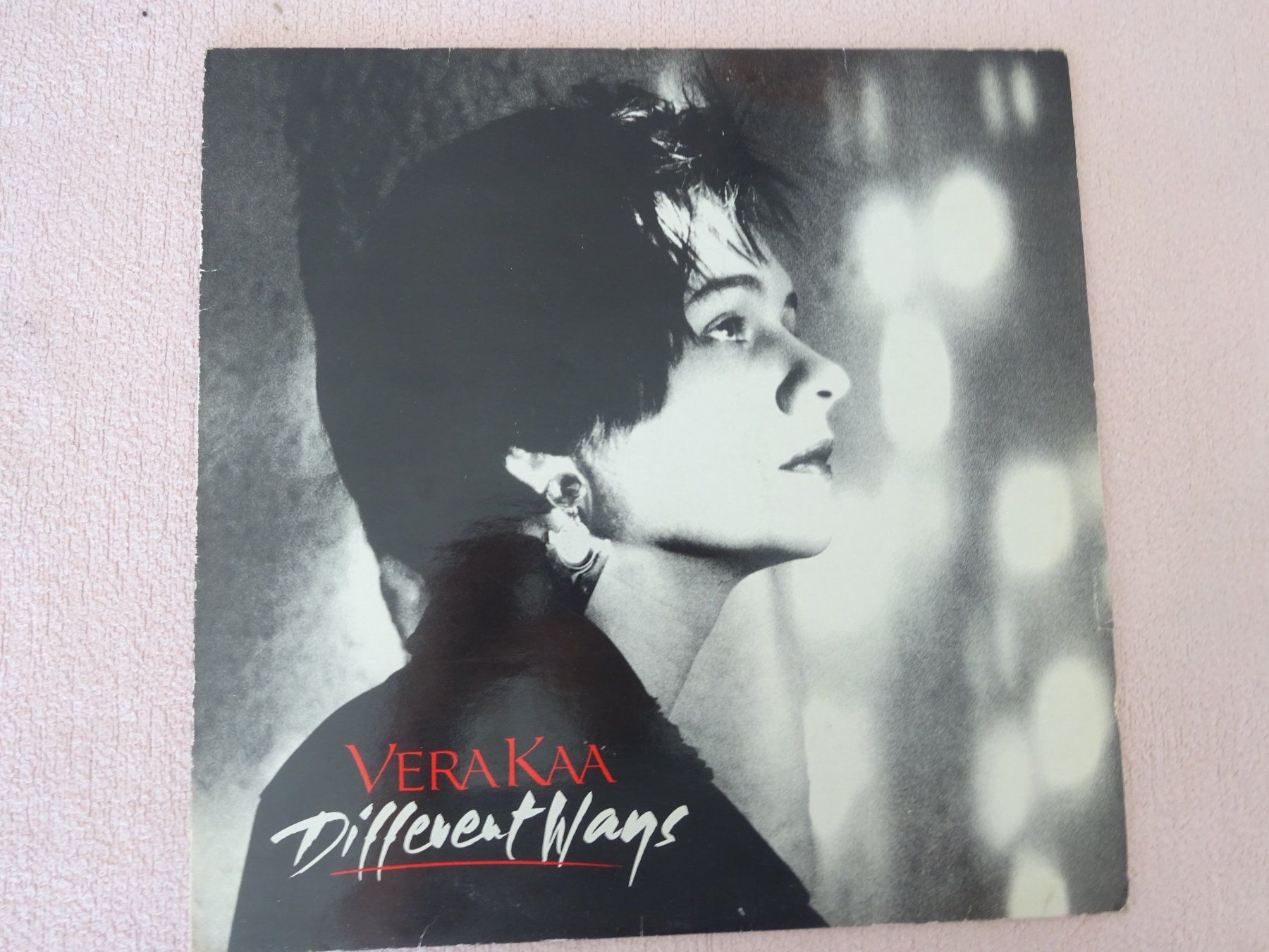 Dischi in vinile: VERA KAA ** DIFFERENT WAYS – Usato da Luzern venduto da xrayspex99