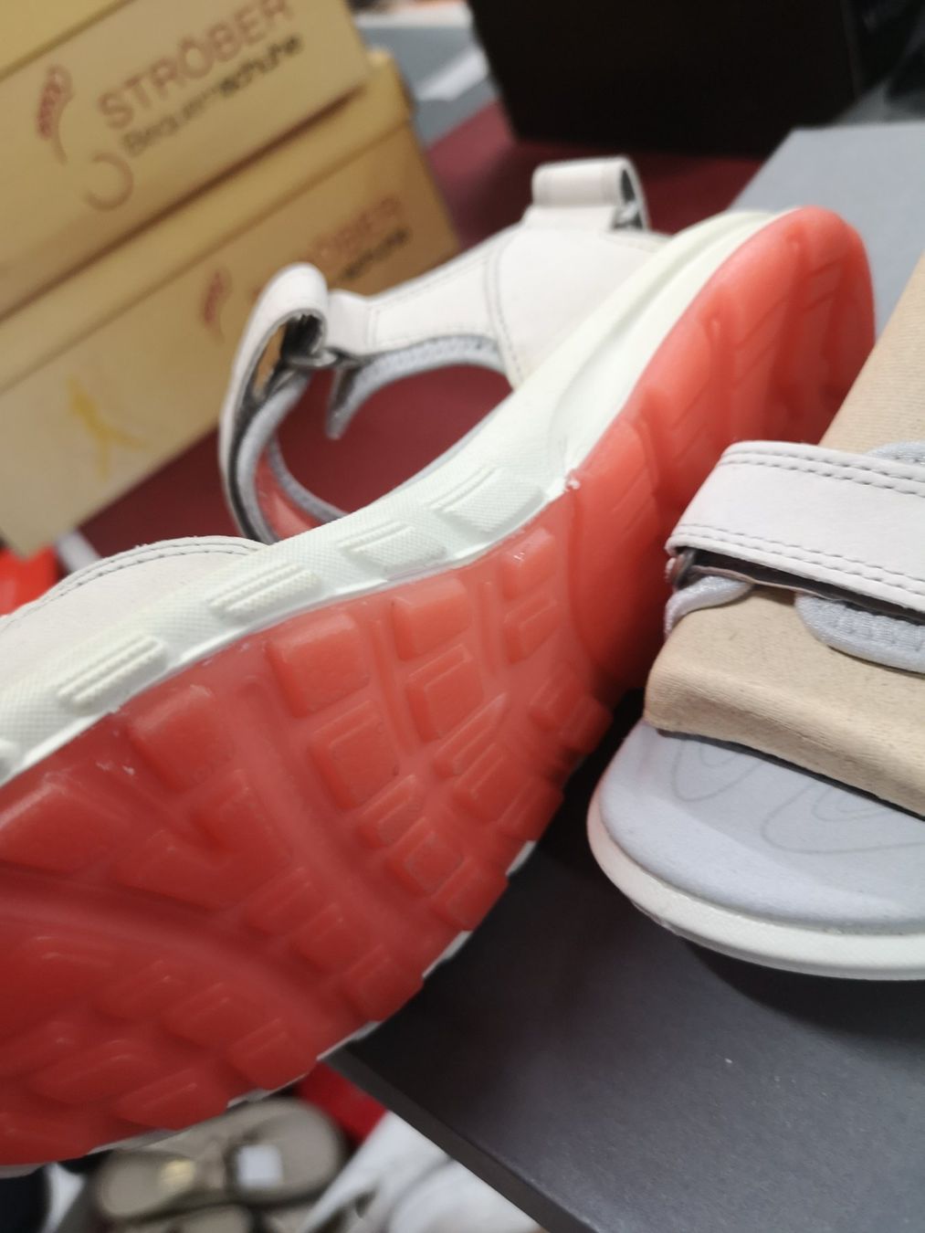 Damenschuhe: Ecco – Neu und originalverpackt aus Möhlin von Highwaytom 1