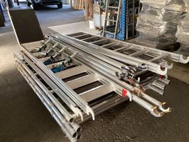Rollgerüst mit Treppe MASSE: 1.35x2.00 höhe 6.20m*