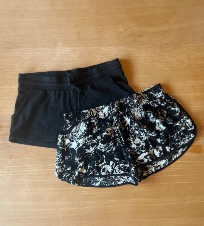 Lot de 2 shorts d'été (noir et blanc)