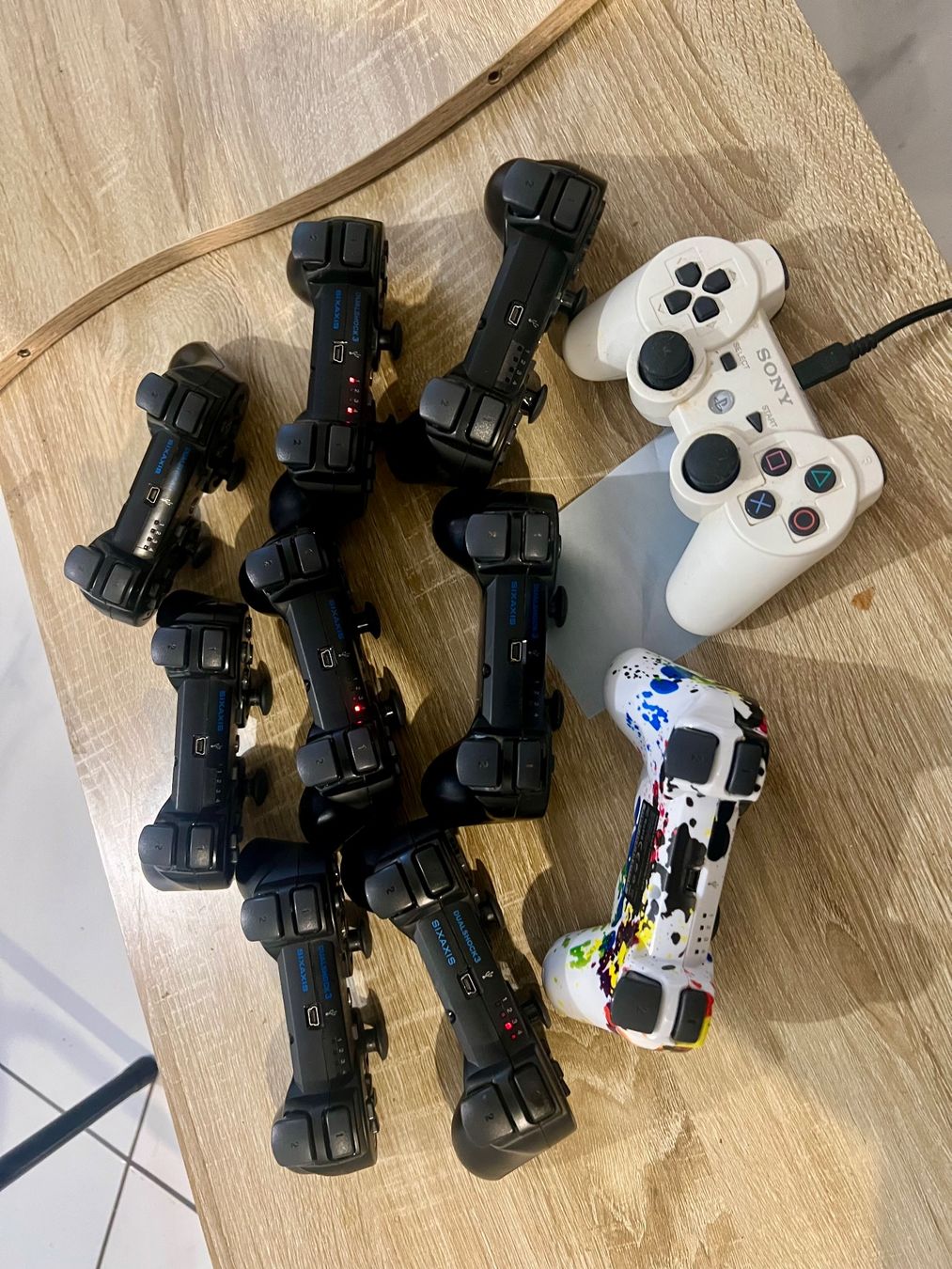 Sony Controller: 10 stk. PS3 Controllern Ab. 1 FR – Gebraucht aus Zürich von T.E.B 4