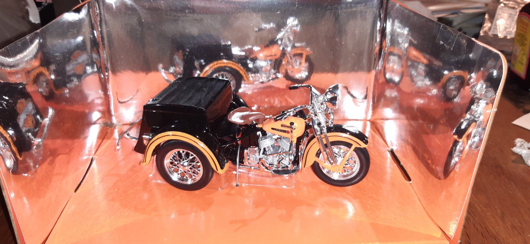 Maisto Modellbausätze & Standmodelle: Harley Davidson Servi Car 1:18 Maisto – Gebraucht aus Fehraltorf von STEMAC01TK 1