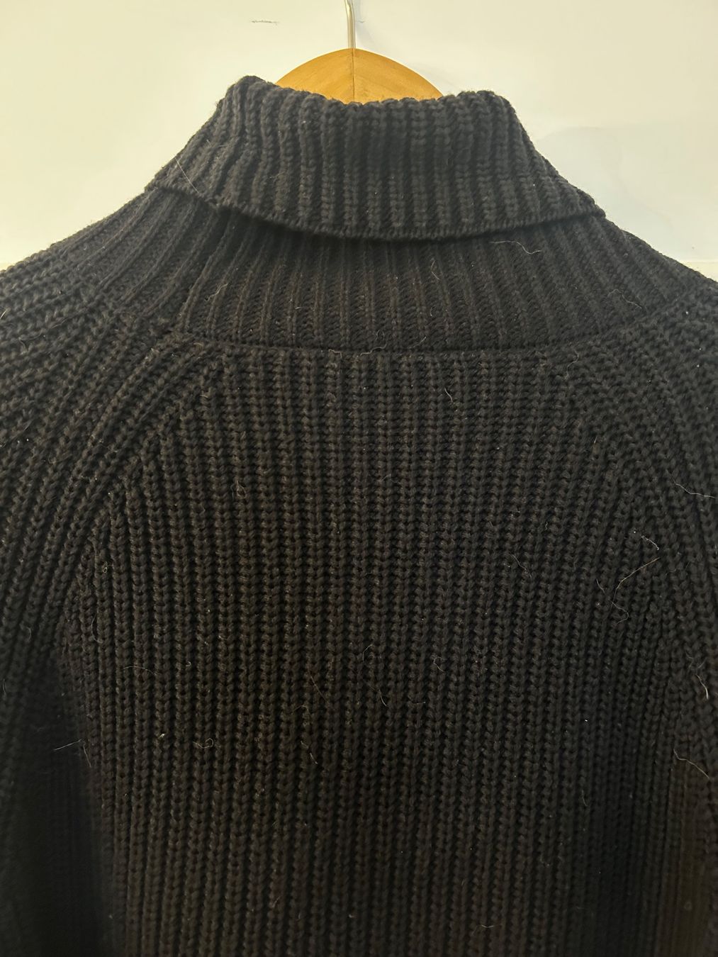 Maglioni & Felpe: OUI Rippstrickpullover: Gr. 38, black (neuwertig) – Nuovo (secondo la descrizione) da Basel venduto da Interstellar85 4