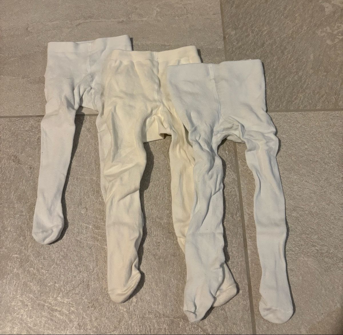 H&M Autres vêtements: Strumpfhosen – D'occasion à Schleinikon par Jessica_Lutishi