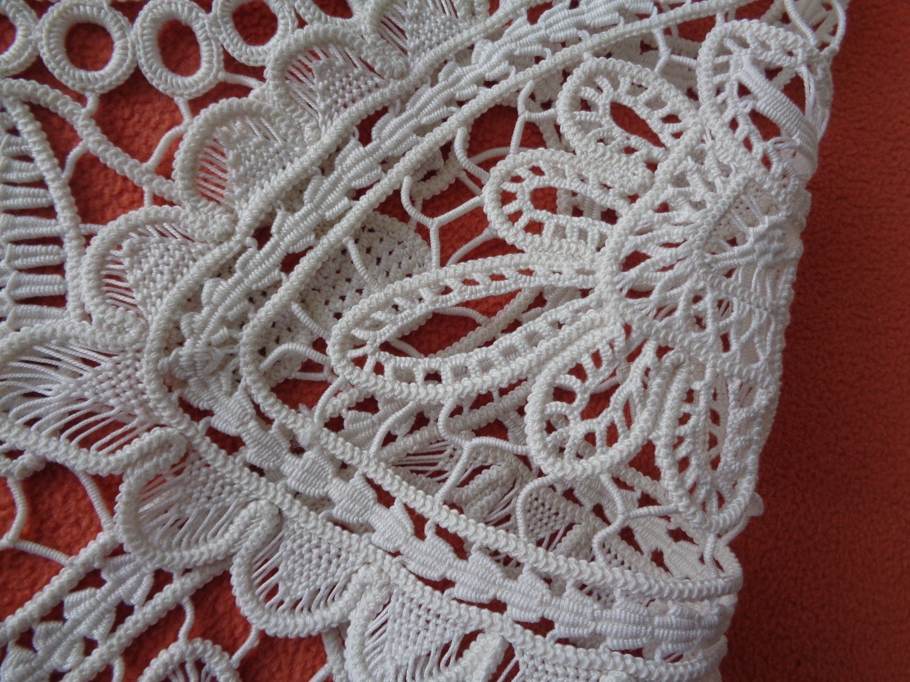 Alle Dekorationen: Spitzen Makramee - Handarbeit - Vintage – Gebraucht aus Chur von omonia 5