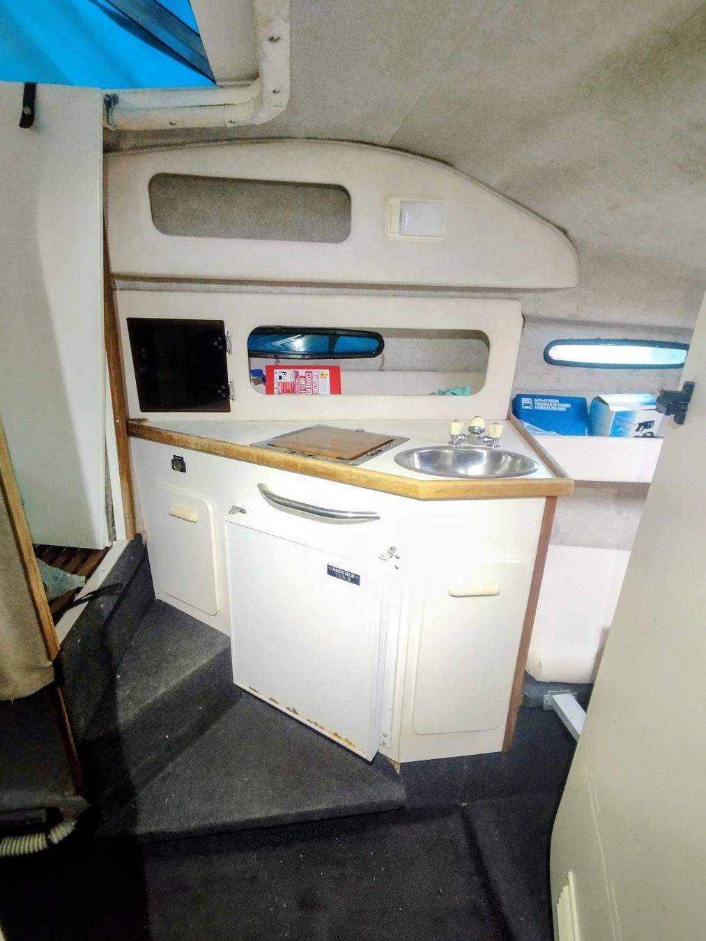Sea Ray Barche: SeaRay 230, prêt à naviguer – Usato da Cudrefin venduto da Titanium01 7